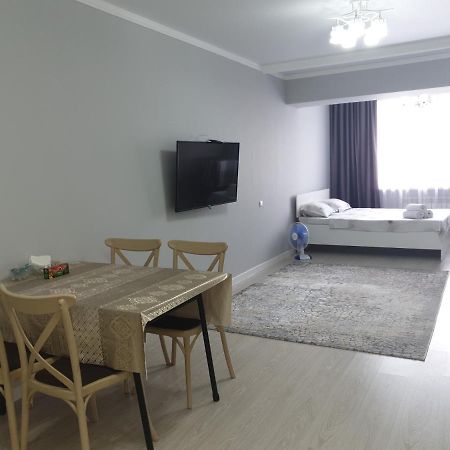 Центр Арбат Уютные Апартаменты В Новом Жк Almaty Extérieur photo