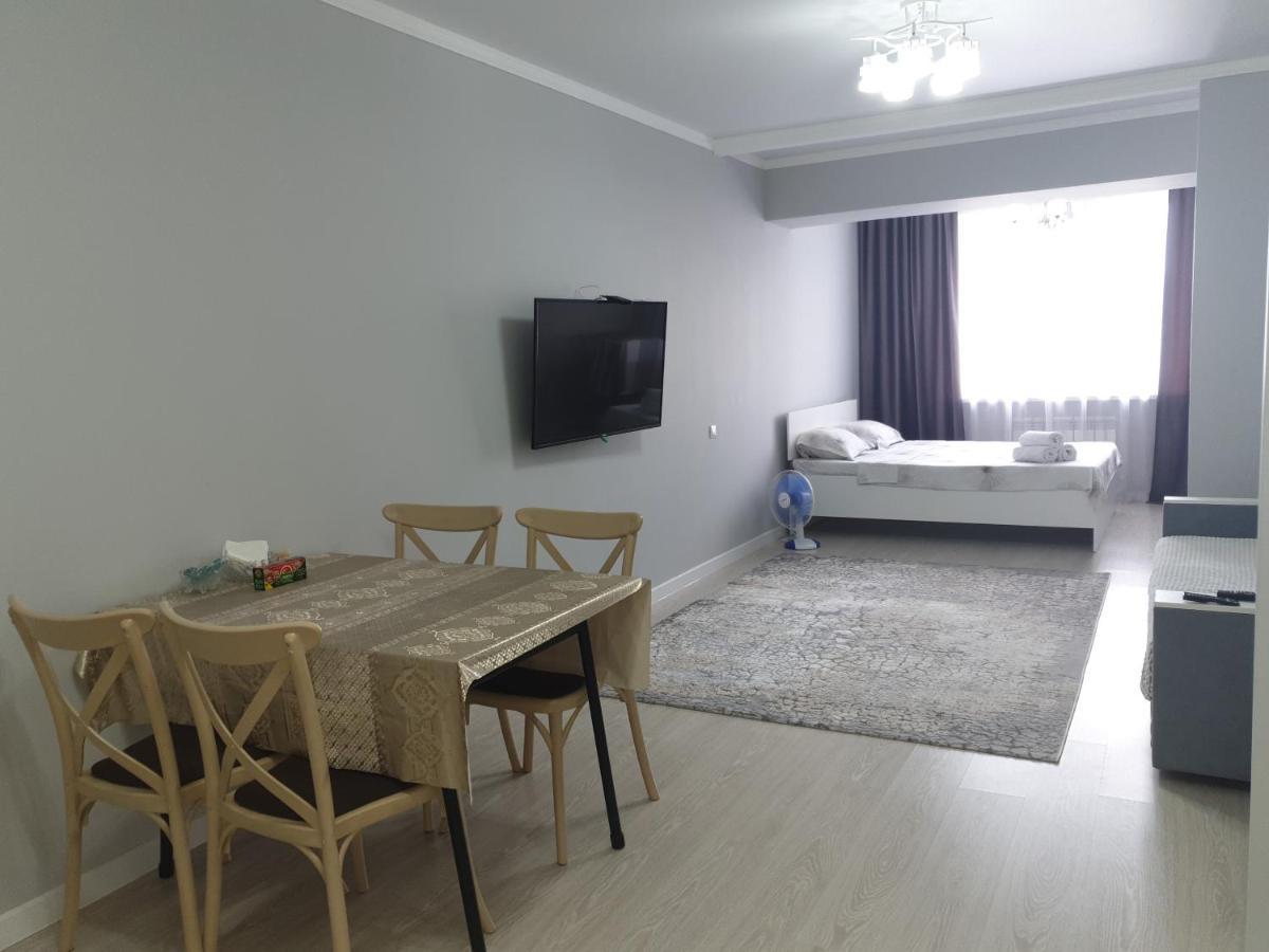 Центр Арбат Уютные Апартаменты В Новом Жк Almaty Extérieur photo
