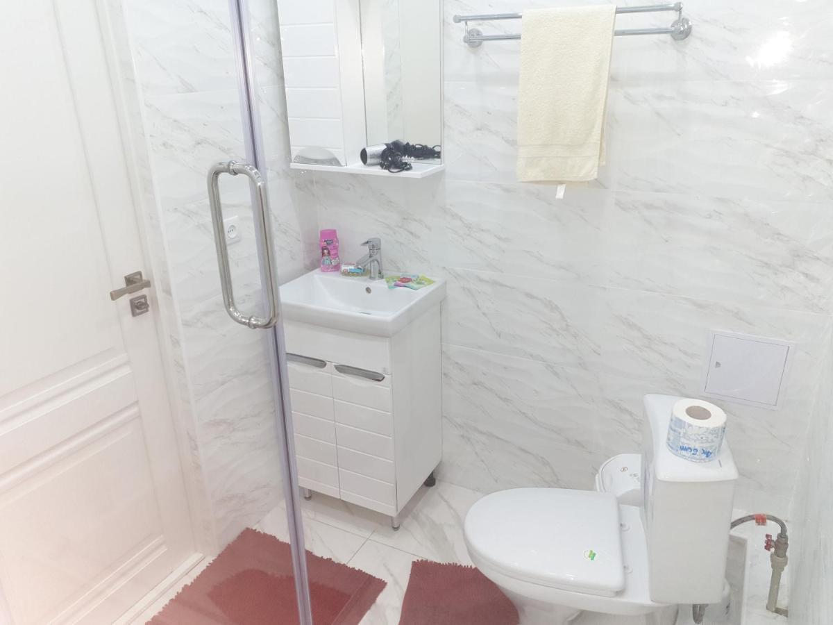 Центр Арбат Уютные Апартаменты В Новом Жк Almaty Extérieur photo